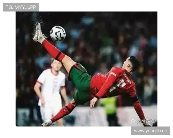 C罗又背那只新包现身，看到价格我立马怀疑人生