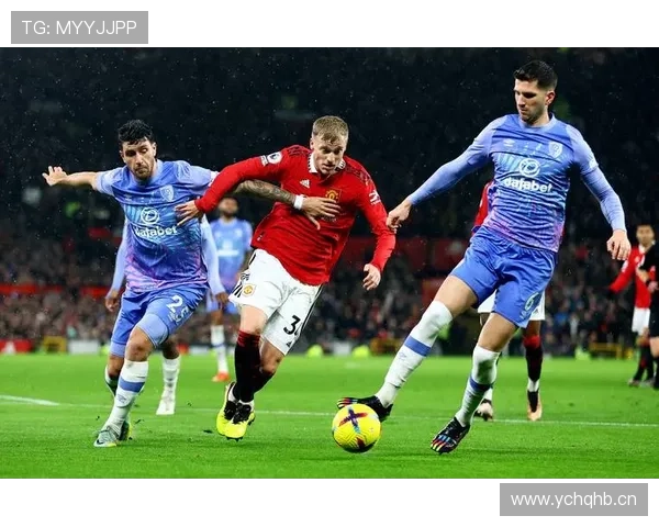 切尔西中场失控与后防危机持续影响球队战绩，复兴之路面临严峻考验。